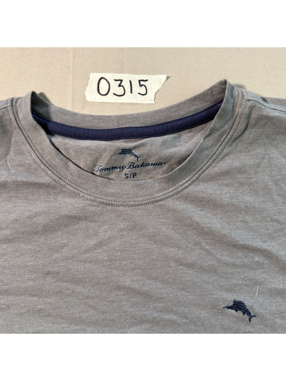 Tommy Bahama gray crewneck T-shirt
